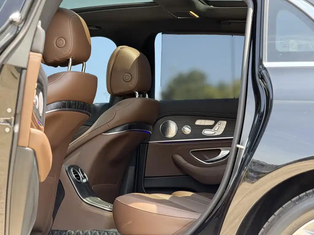 Mercedes-Benz E-Class — миниатюра 7