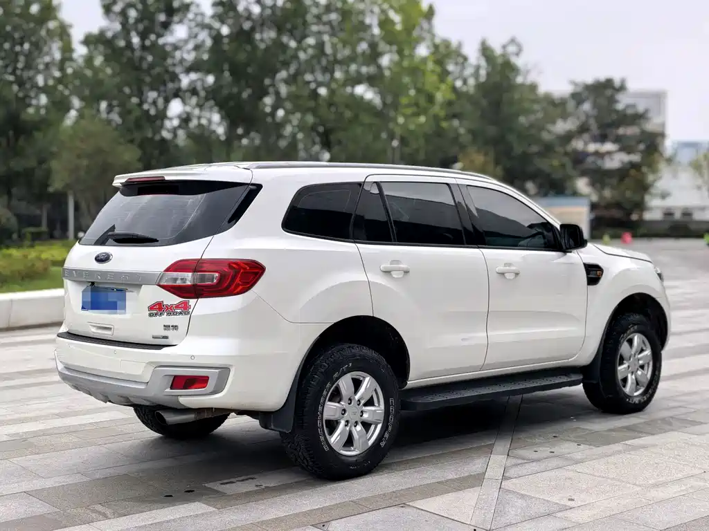 Ford Everest — миниатюра 5