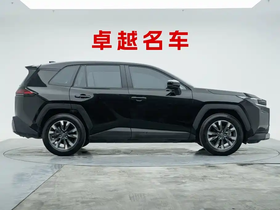 Toyota RAV4 — миниатюра 4