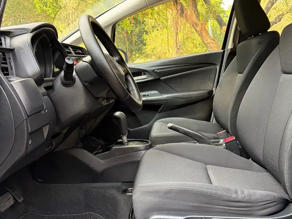 Honda Fit — миниатюра 10