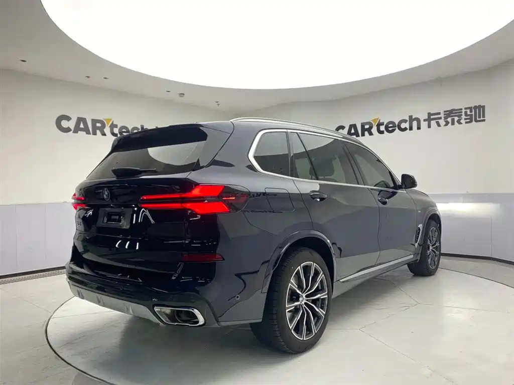 BMW X5 2023 xDrive 30Li M Sport