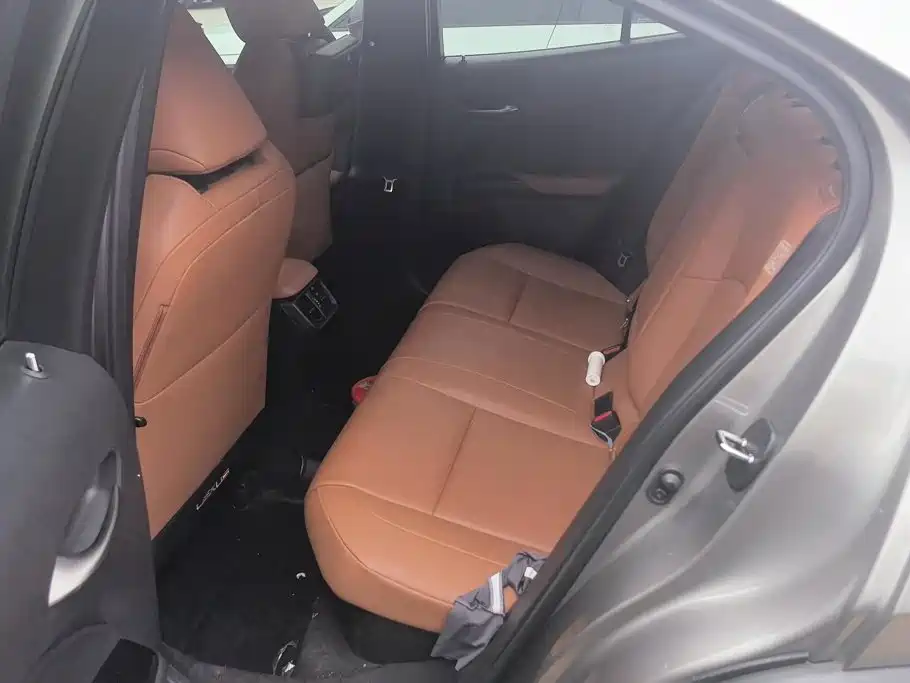 Lexus UX — миниатюра 11