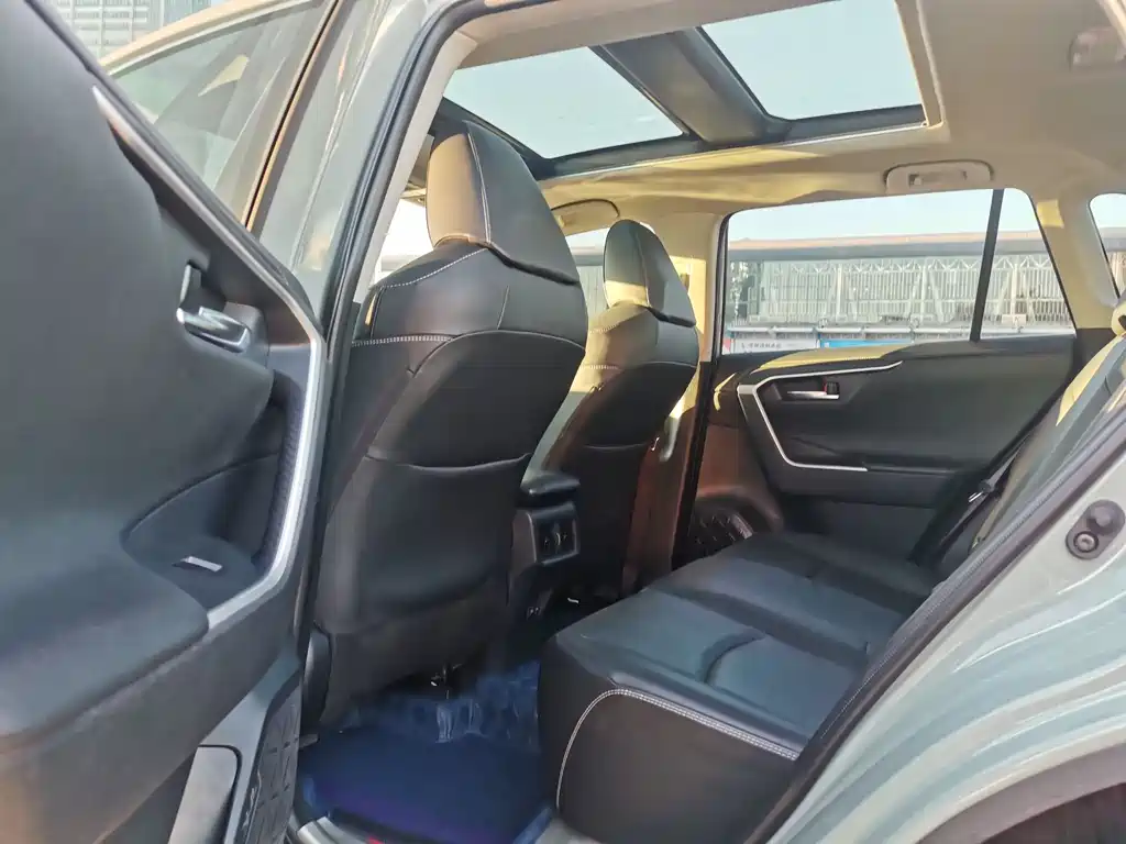 Toyota RAV4 2020 2.0L CVT Luxury