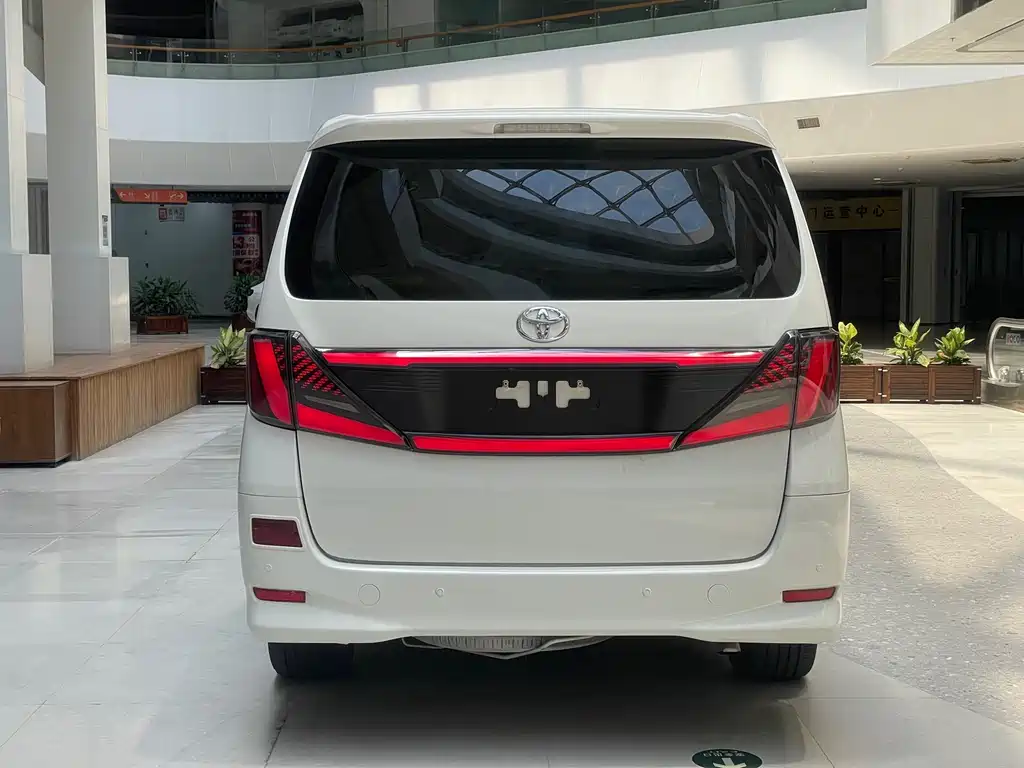 Toyota Alphard 2012 3.5L Luxury