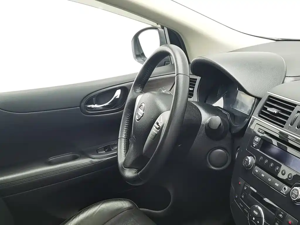 Nissan Tiida — миниатюра 22