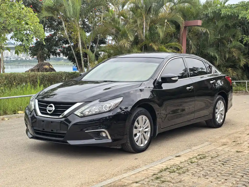 Купить Nissan Teana