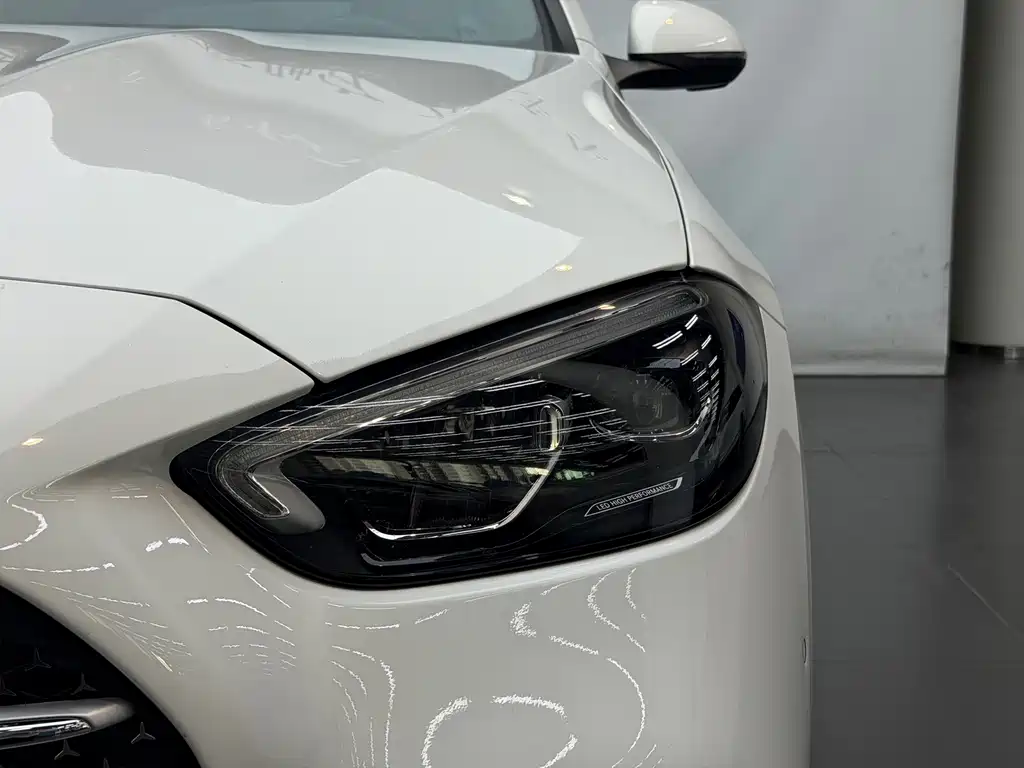 Mercedes-Benz C-Class — миниатюра 3