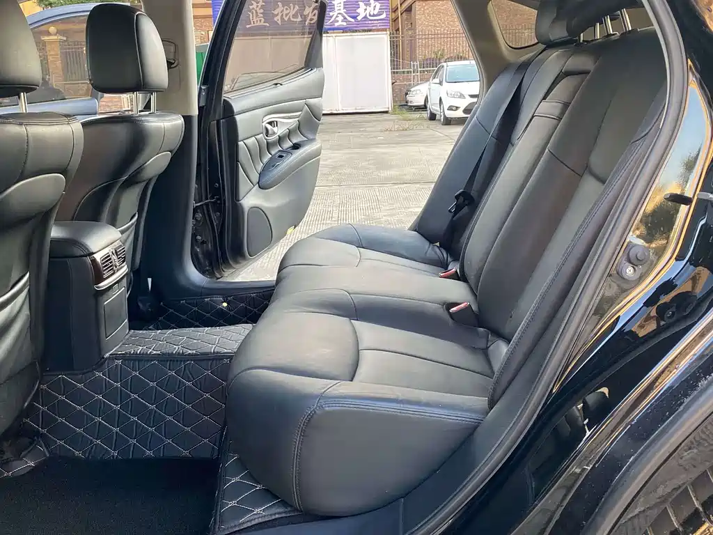 Infiniti Q70 — миниатюра 5