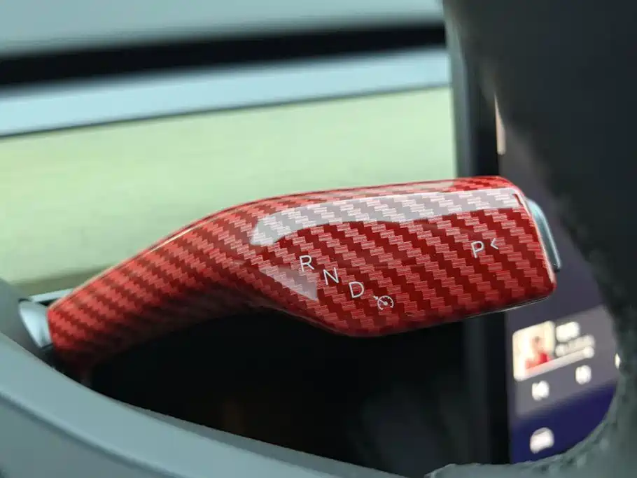 Tesla Model Y — миниатюра 16