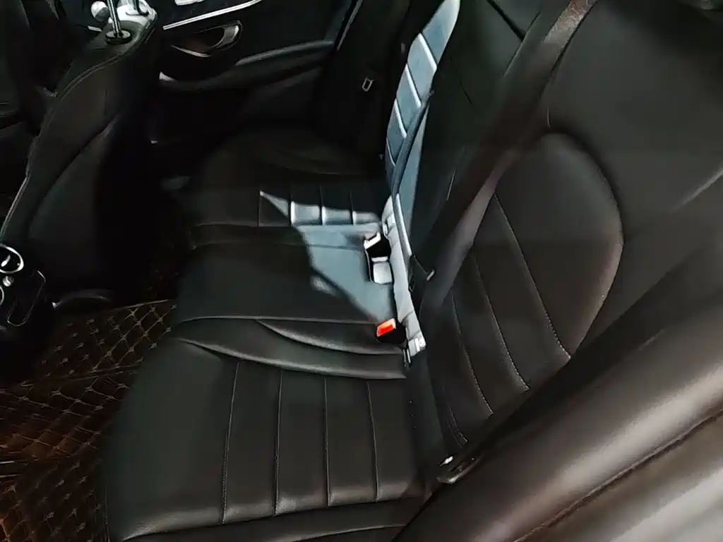 Mercedes-Benz C-Class — миниатюра 17