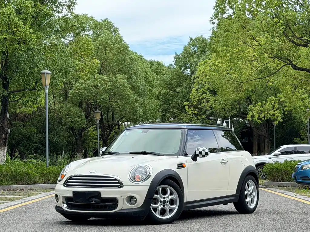 2011 MINI Hatch - zdjęcie 1 z 21
