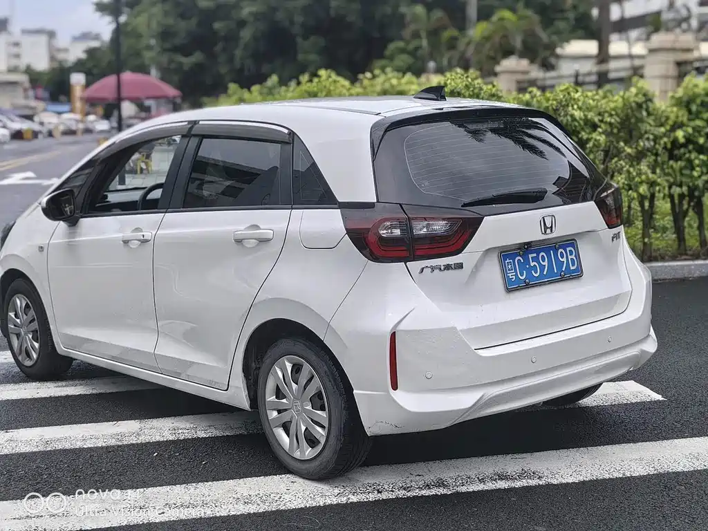 Honda Fit — миниатюра 8