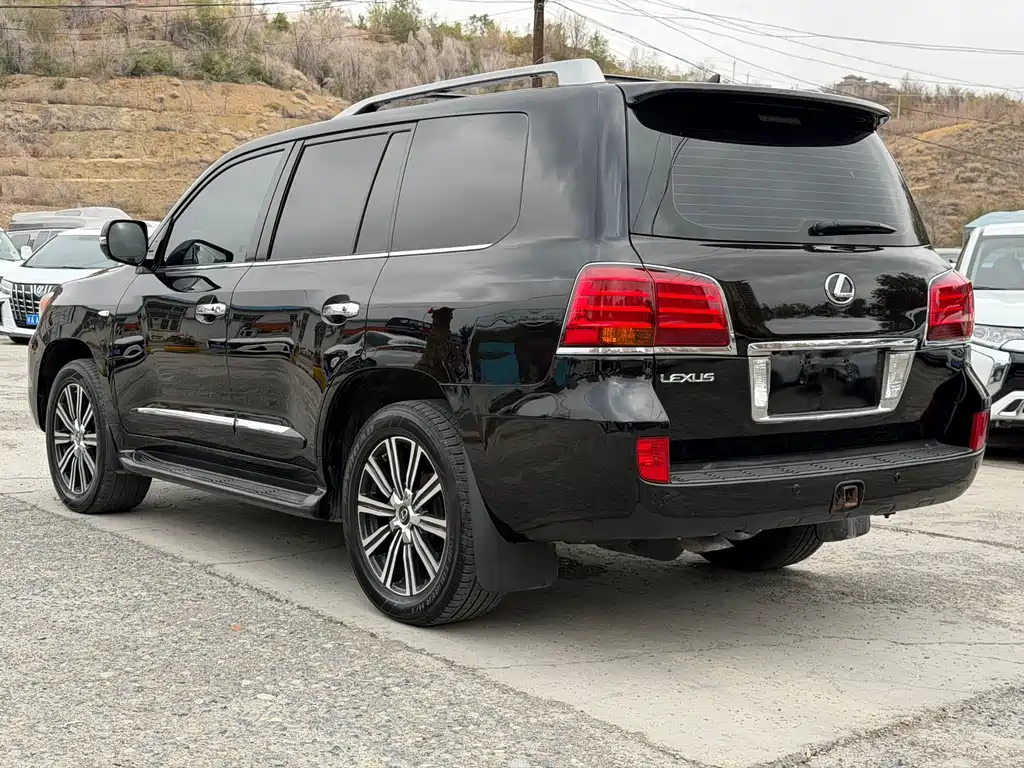 Lexus LX — миниатюра 7