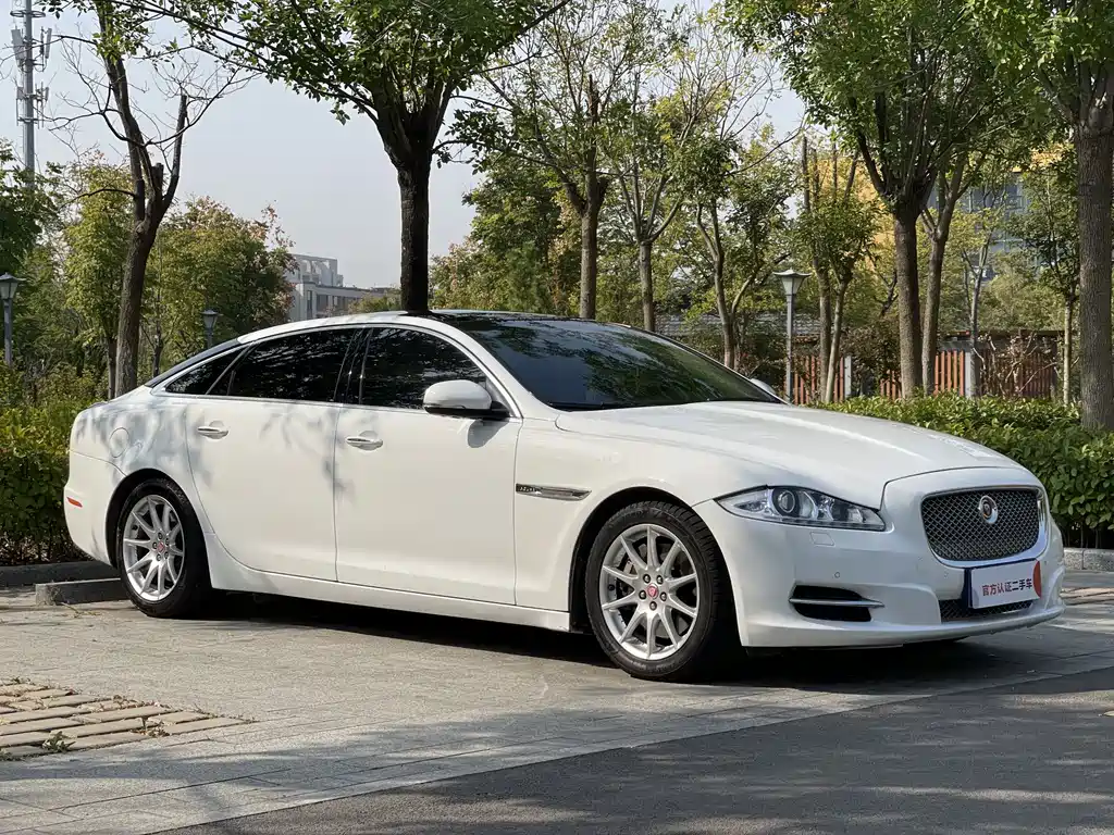 Jaguar XJ — миниатюра 3