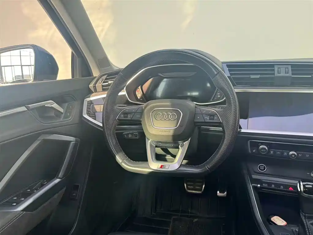 Audi Q3 Sportback id 4589513 из Китая 11