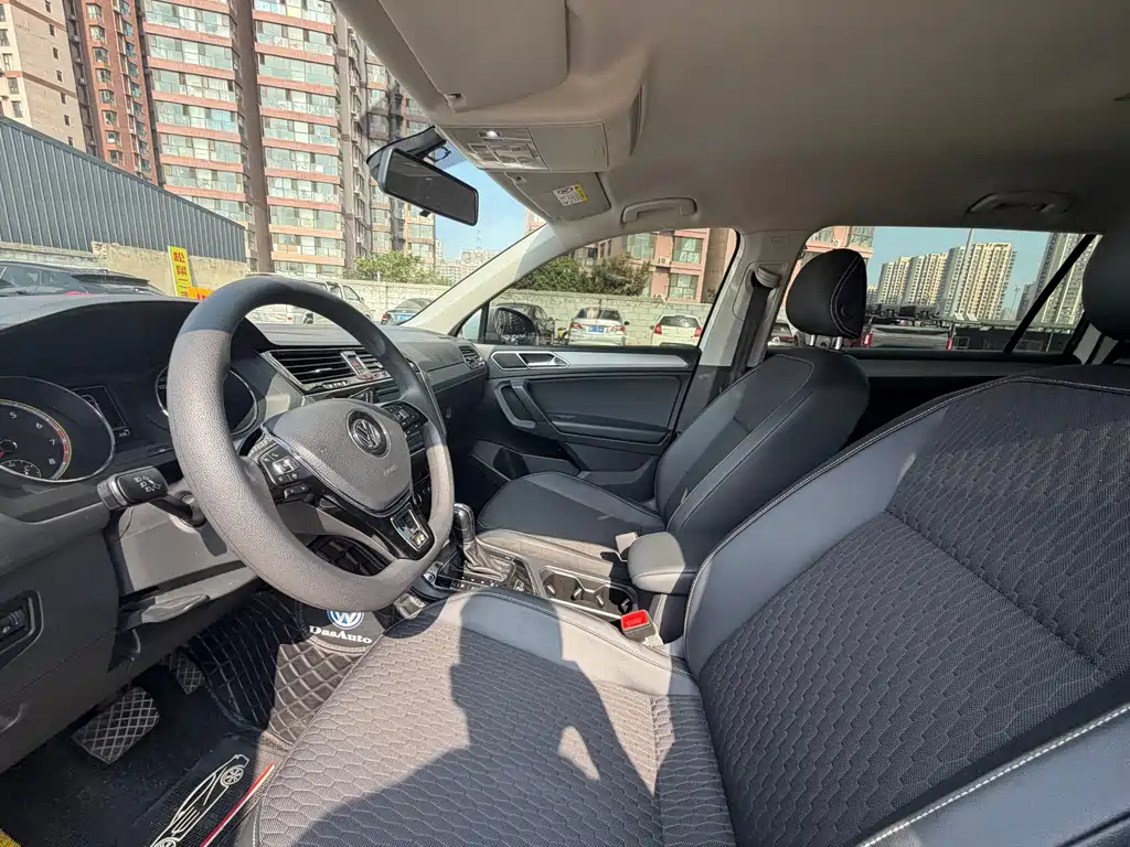 Volkswagen Tiguan L — миниатюра 7