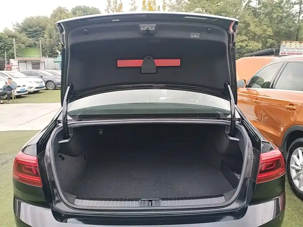 Volkswagen Magotan PHEV — миниатюра 19