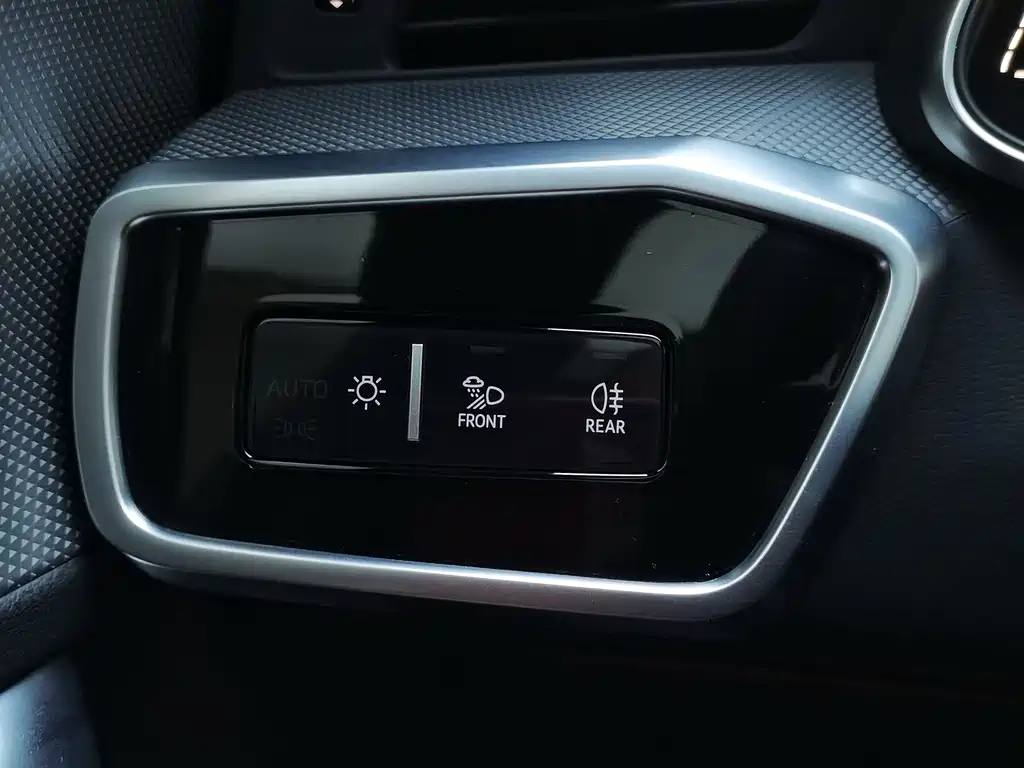 Audi A6L — миниатюра 15