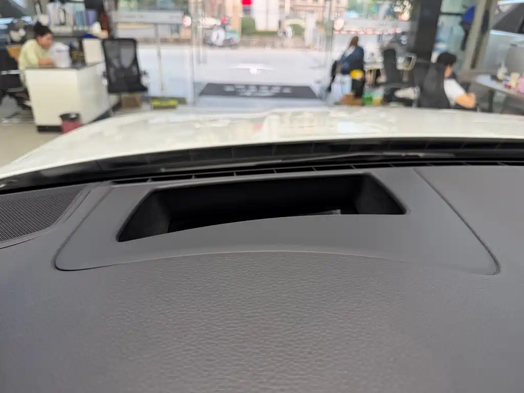 Porsche Cayenne — миниатюра 20