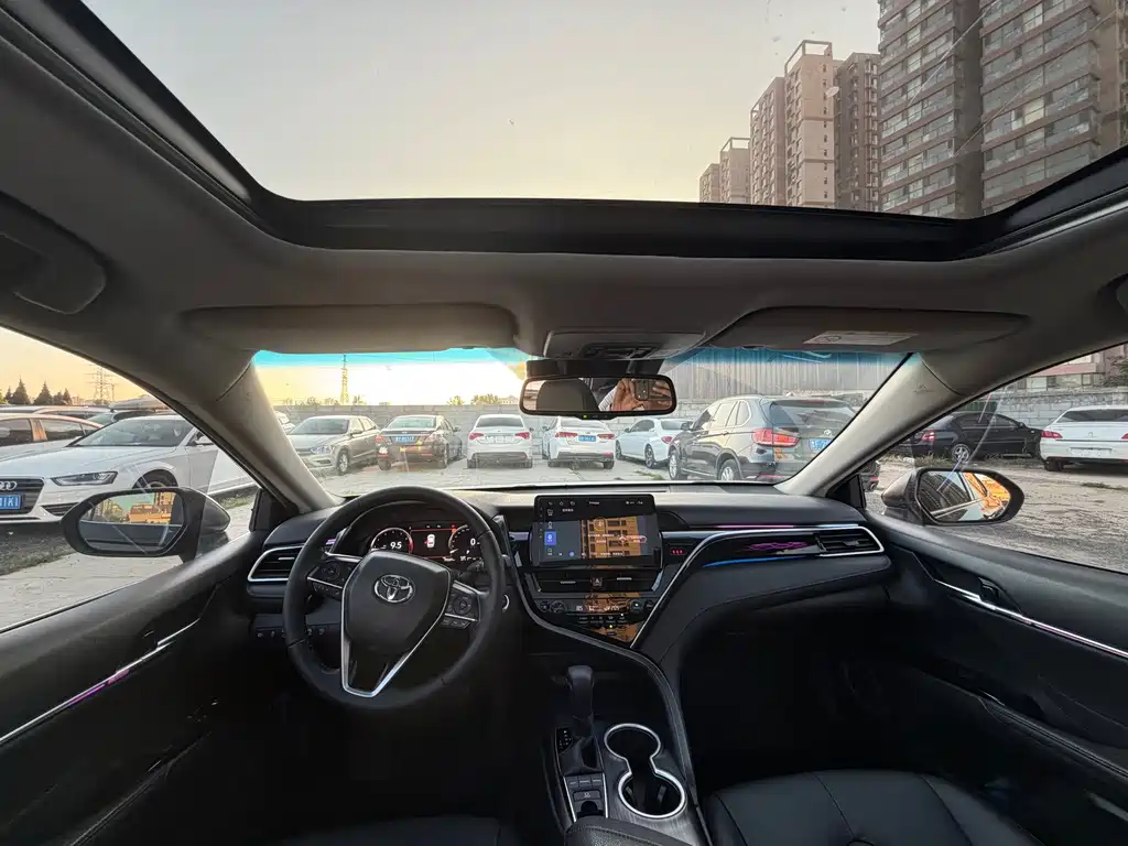 Toyota Camry — миниатюра 9
