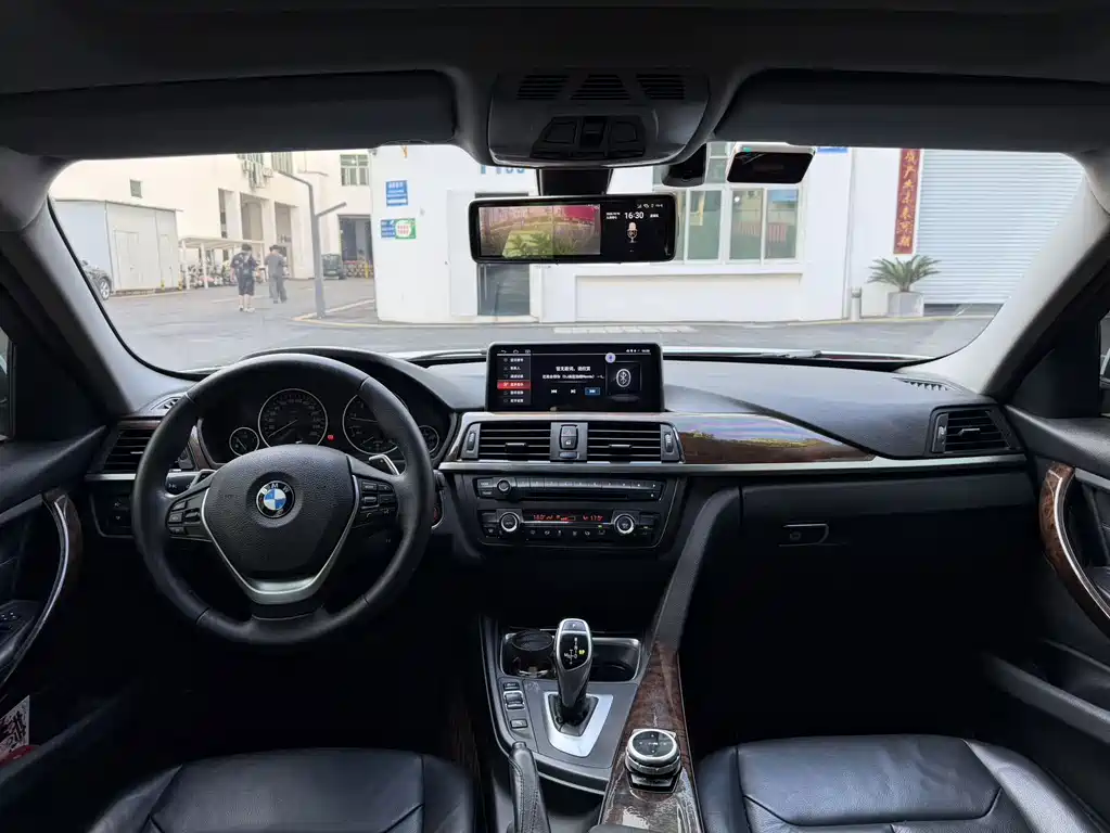 BMW 3 Series — миниатюра 7
