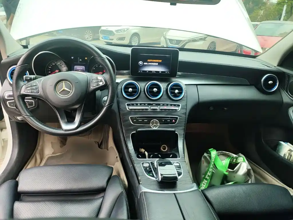 Mercedes-Benz C-Class — миниатюра 10