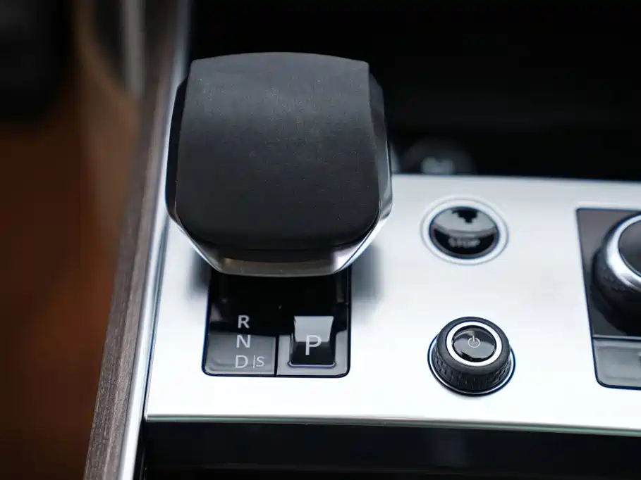 Land Rover Range Rover — миниатюра 10