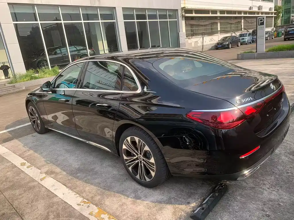 Mercedes-Benz E-Class E 2026 E 300 L Luxury