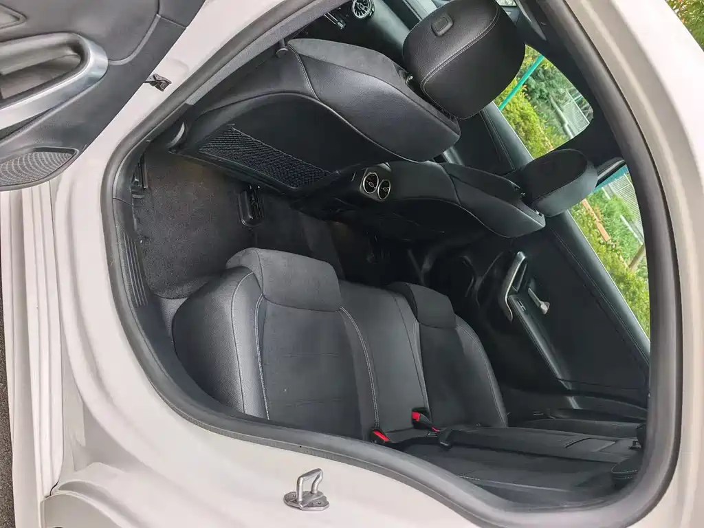 Mercedes-Benz A-Class — миниатюра 6