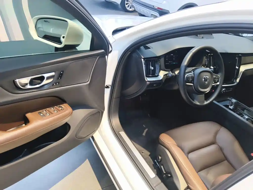Volvo S60 — миниатюра 16