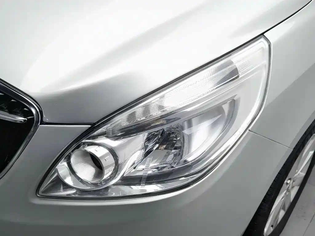 Buick GL8 — миниатюра 7