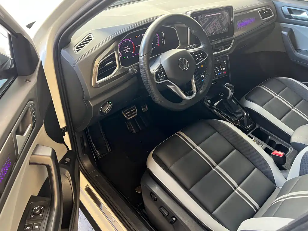VOLKSWAGEN T ROC EXPLORING SONGS