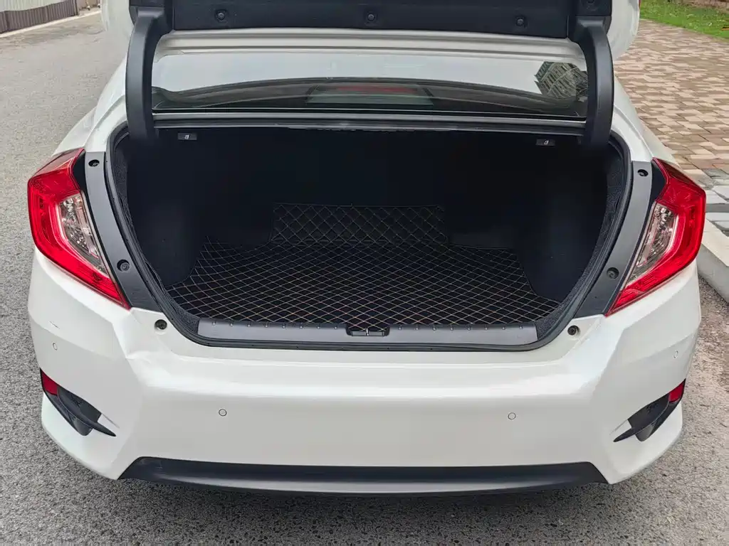 Honda Civic — миниатюра 8
