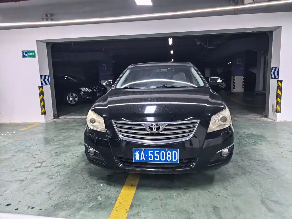 Toyota Camry — миниатюра 2