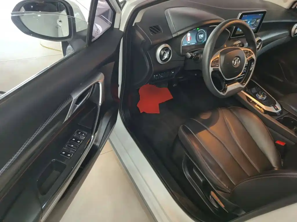 BAIC EU5 — миниатюра 16