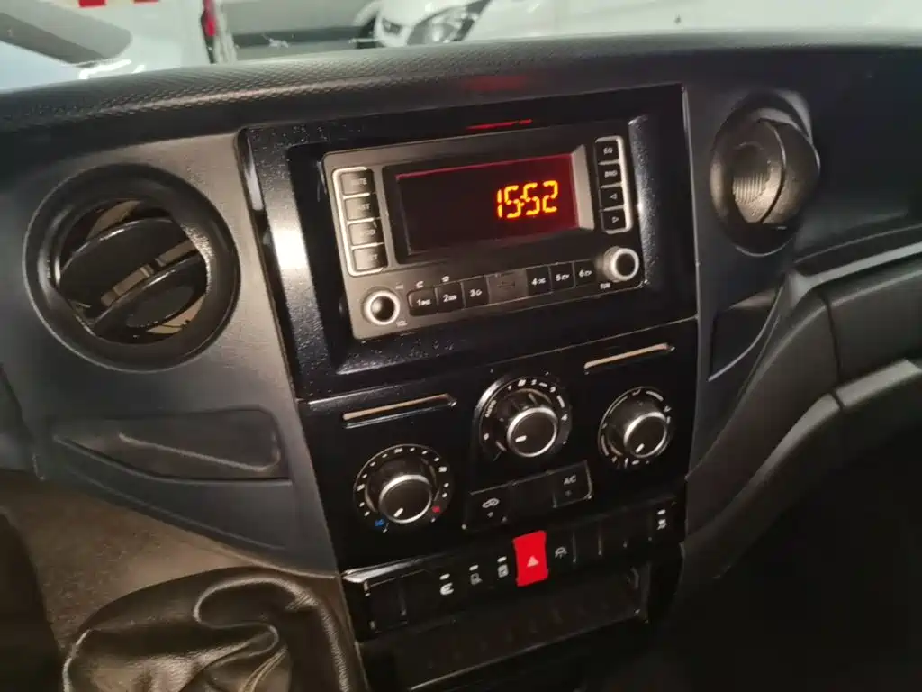 IVECO Ousheng — миниатюра 13