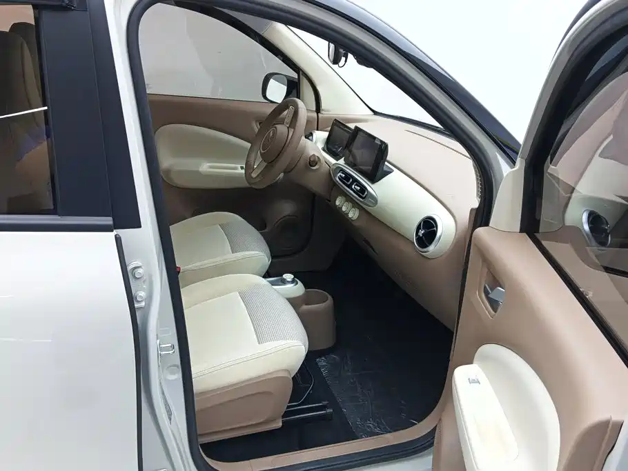 Wuling MINIEV — миниатюра 8