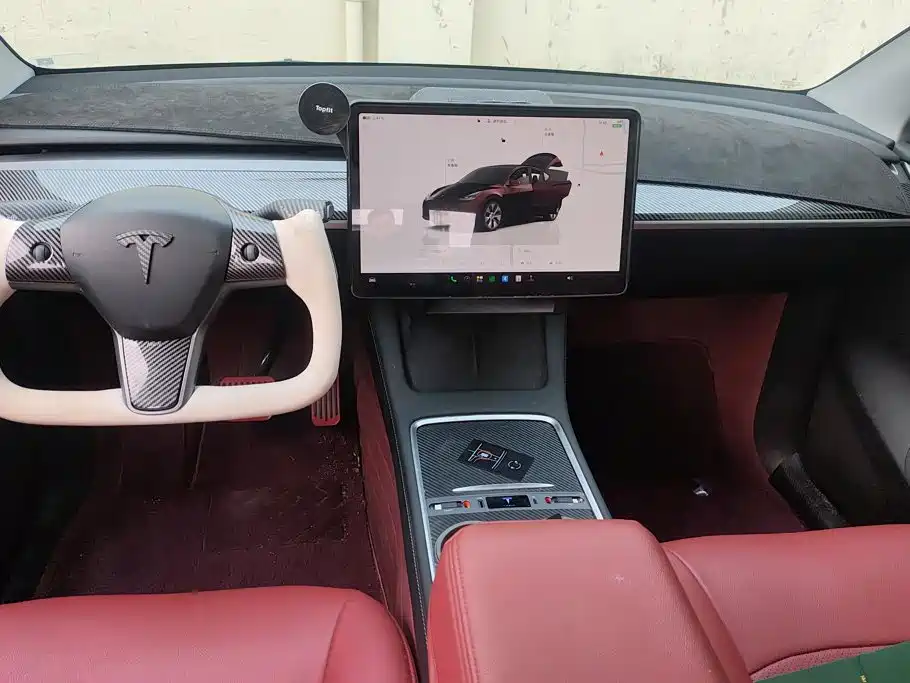 Tesla Model Y — миниатюра 16