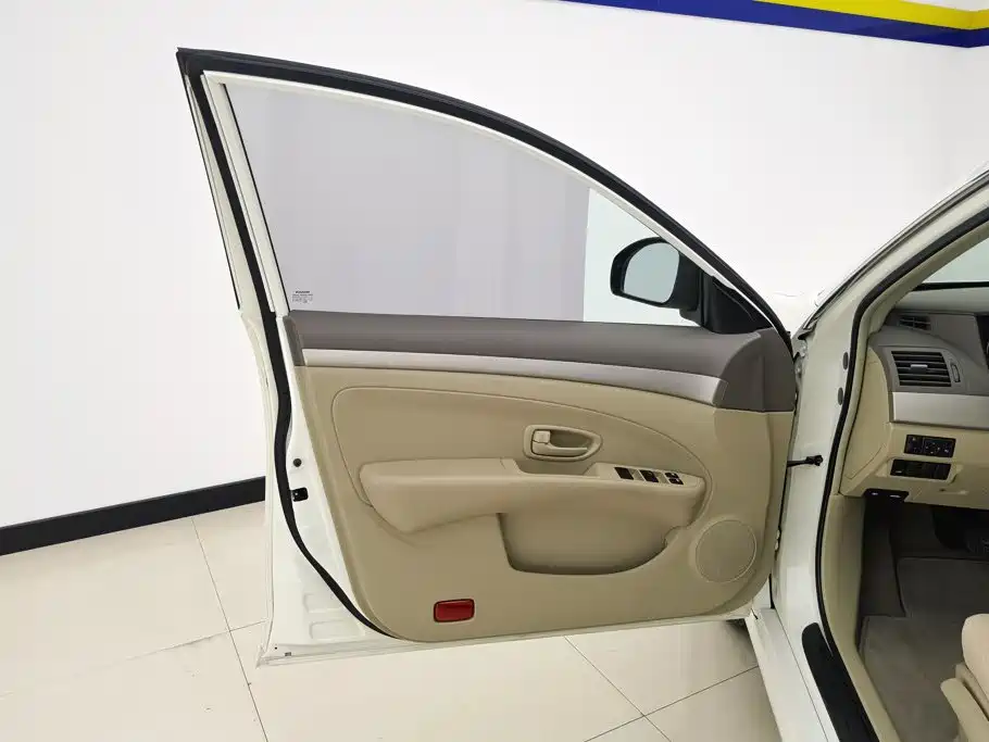 Nissan Sylphy — миниатюра 7