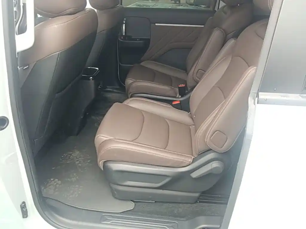 Wuling Xingguang 730 New Energy — миниатюра 17