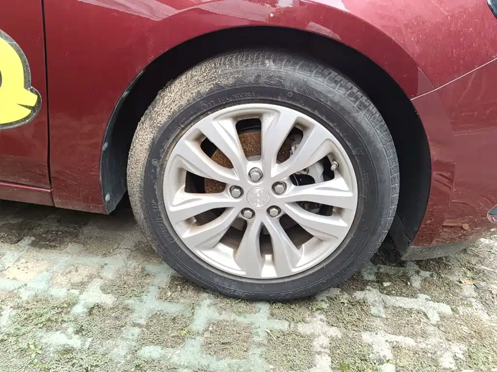 Buick Excelle — миниатюра 8