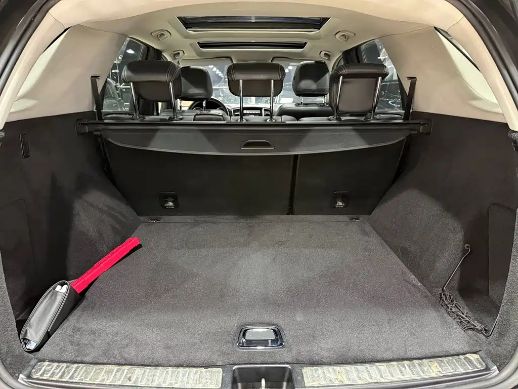 Mercedes-Benz M-Class — миниатюра 12