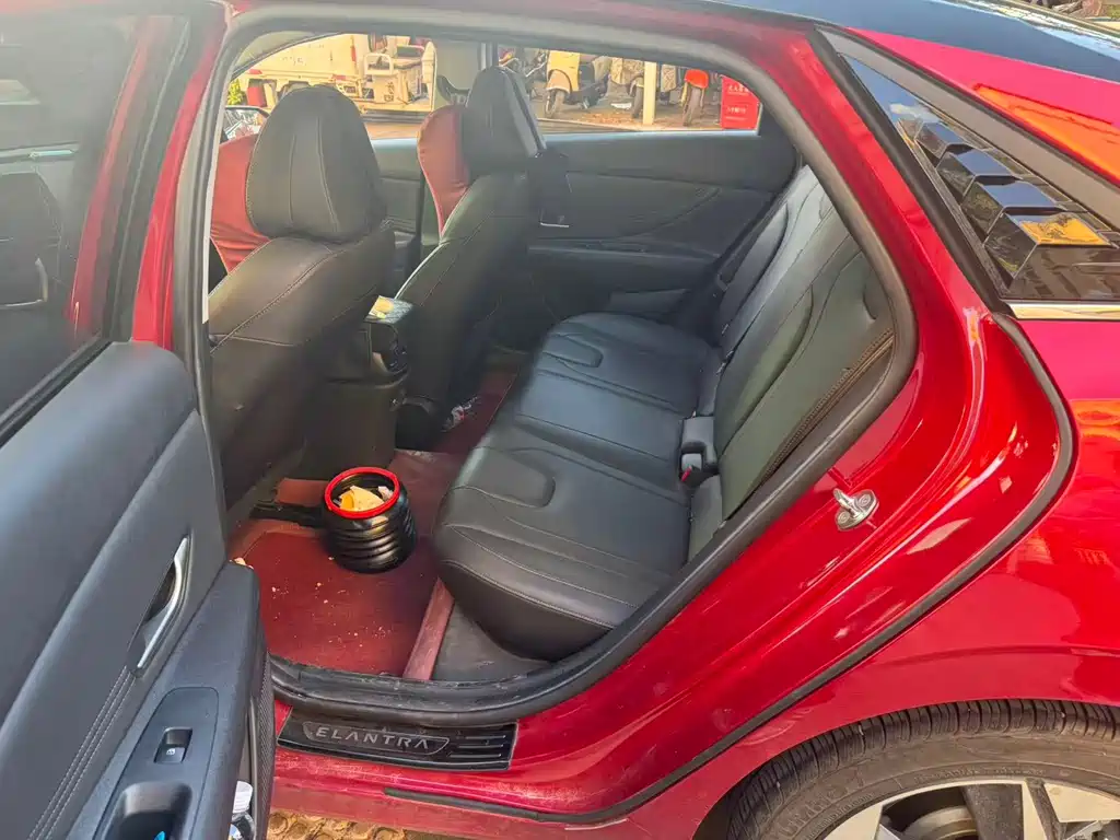 Hyundai Elantra — миниатюра 12
