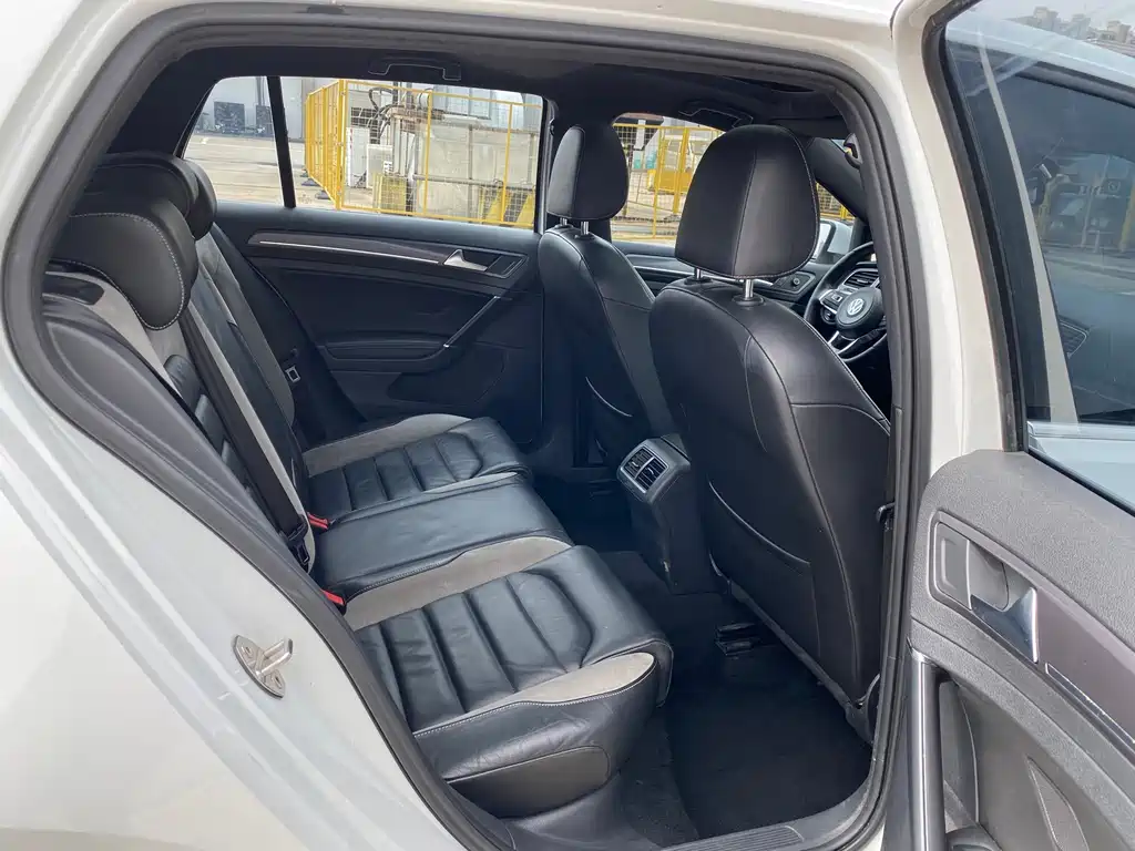 Volkswagen Golf — миниатюра 14