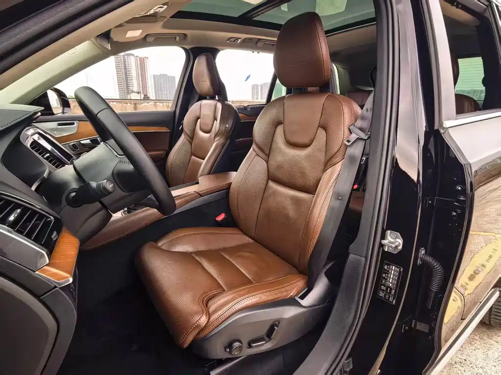 Volvo XC90 — миниатюра 15