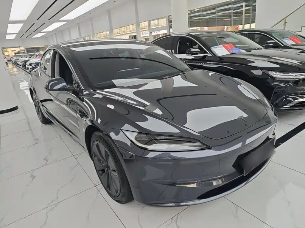Tesla Model 3 — миниатюра 4