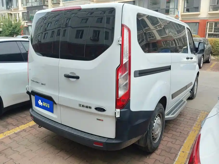 Ford Transit — миниатюра 3
