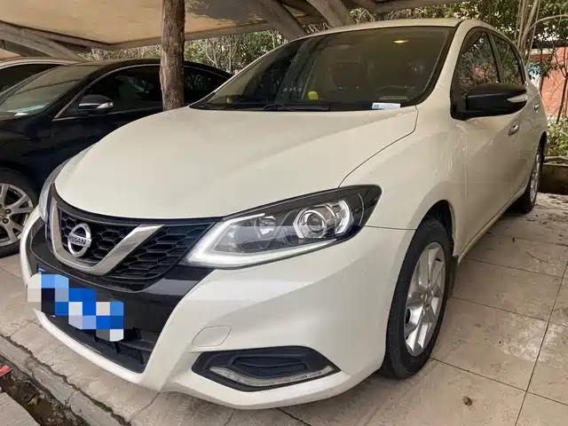 NISSAN TIIDA 2020