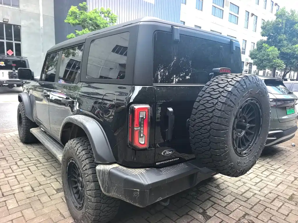 Ford Bronco — миниатюра 4