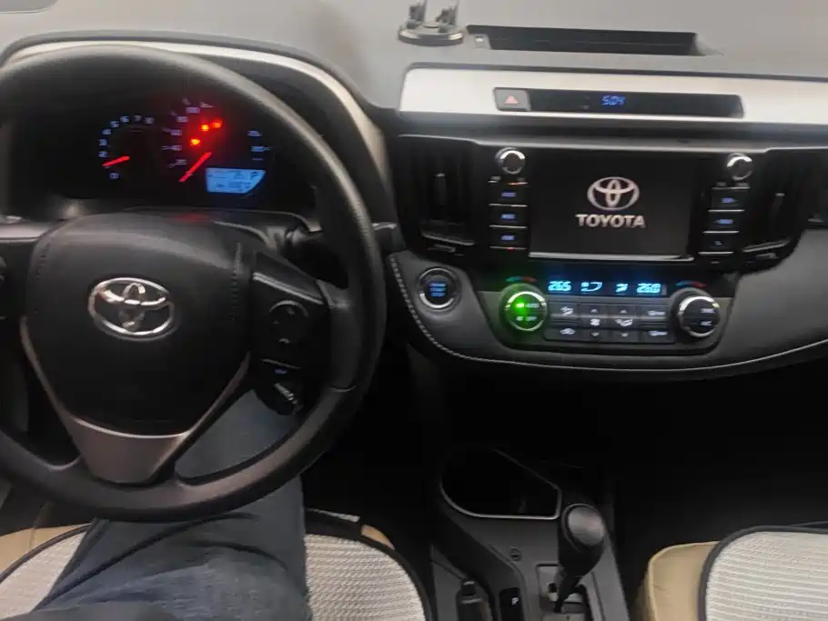 Toyota RAV4 — миниатюра 12